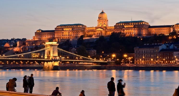 Global-DMC-Partners-Budapest-ChainBridge+RoyalPalace'